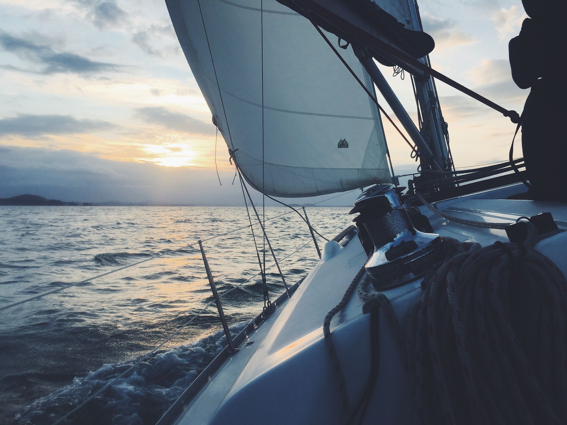 A Guide to Seasonal Sailing: Discover the Best Times