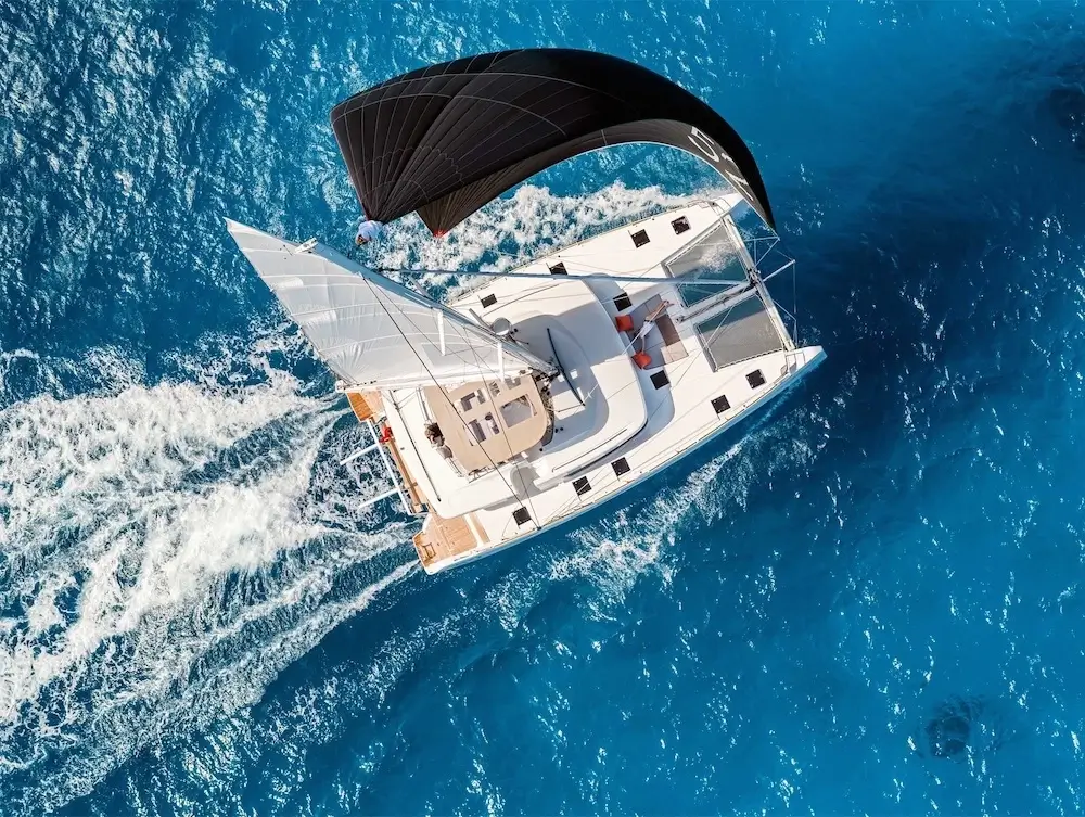 Can Catamarans Handle Big Waves 1